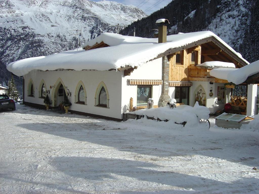 Apart Gentiana سولدن المظهر الخارجي الصورة